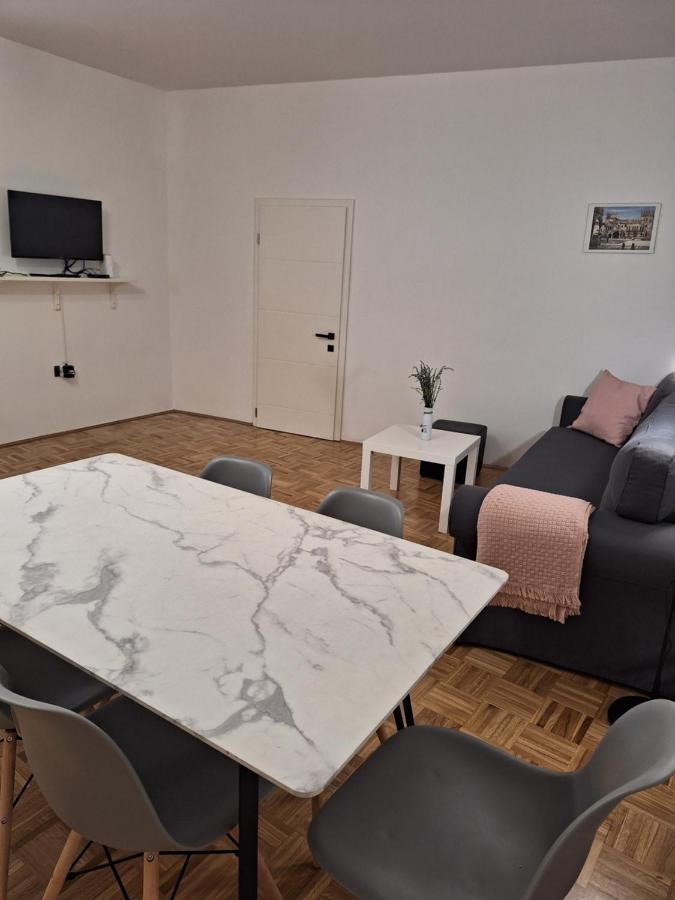 Apartment Kp With Parking Копер Екстер'єр фото