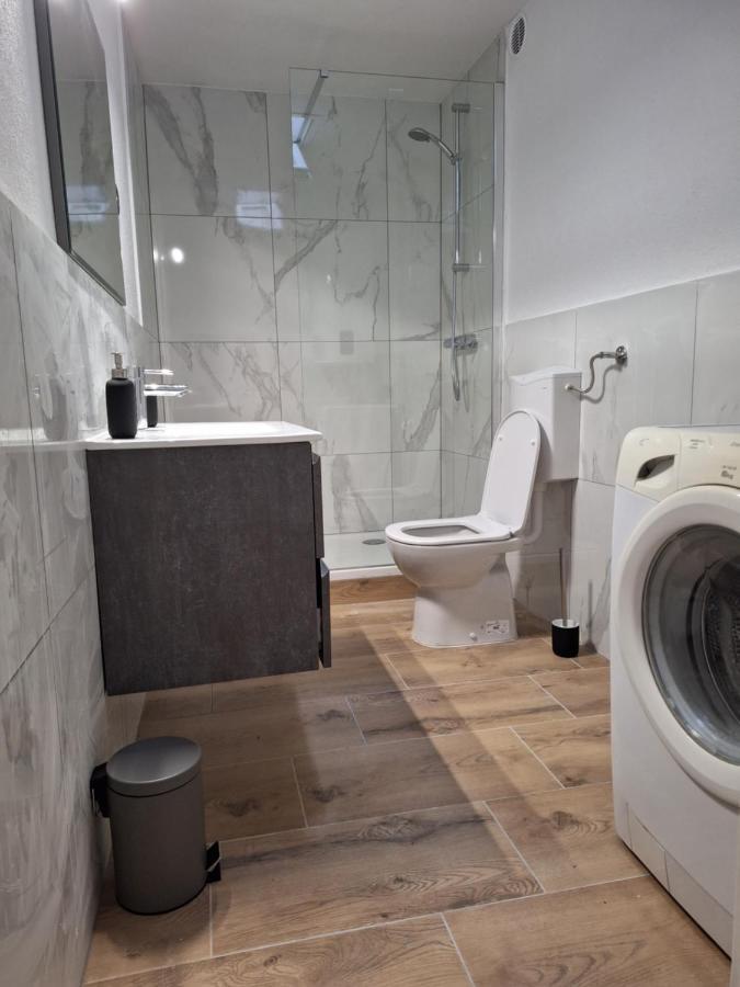 Apartment Kp With Parking Копер Екстер'єр фото