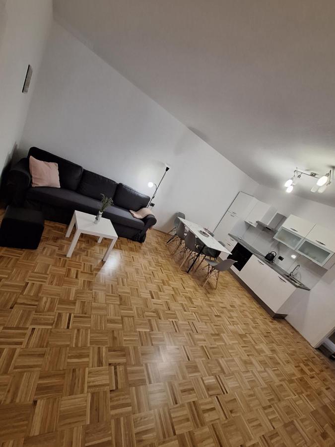 Apartment Kp With Parking Копер Екстер'єр фото